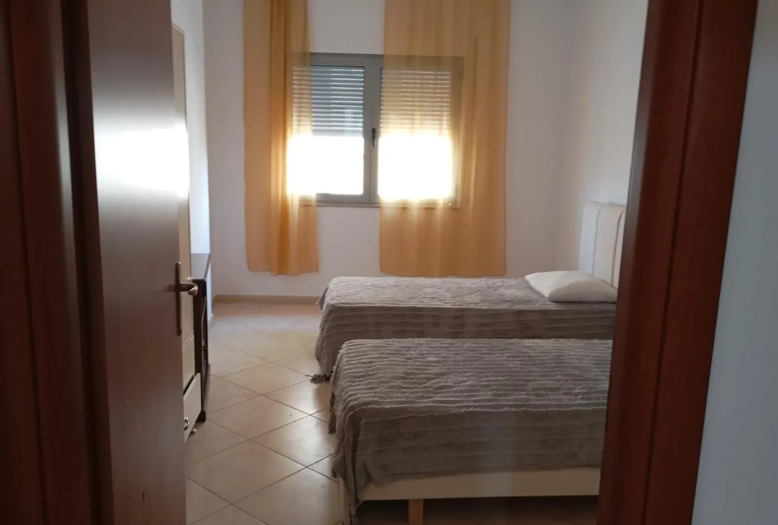 Sina Hostel Tirana 0*,  Albania