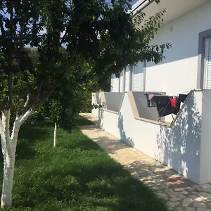 招待所 Xuxi, Lukovë